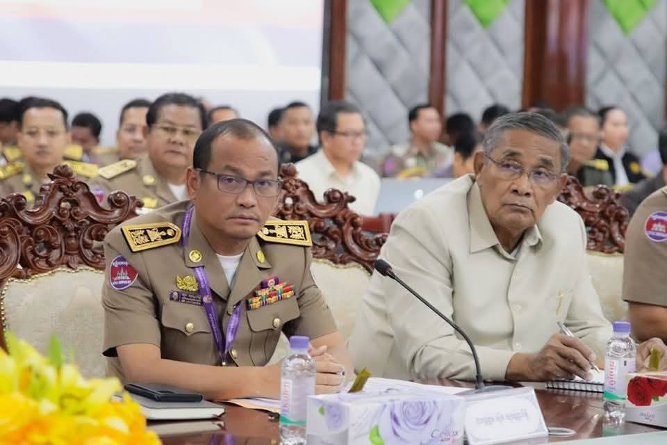 ឯកឧត្តមស៊ុន សុវណ្ណារិទ្ធិ អភិបាលខេត្ត រួមជាមួយឯកឧត្តម ស៊ីវ រុន ប្រធានក្រុមប្រឹក្សាខេត្ត បានចូលរួមកិច្ចប្រជុំអន្តរក្រសួងពិភាក្សាបញ្ចប់ការដោះស្រាយវិវាទដីធ្លី និងពិភាក្សាការងារ