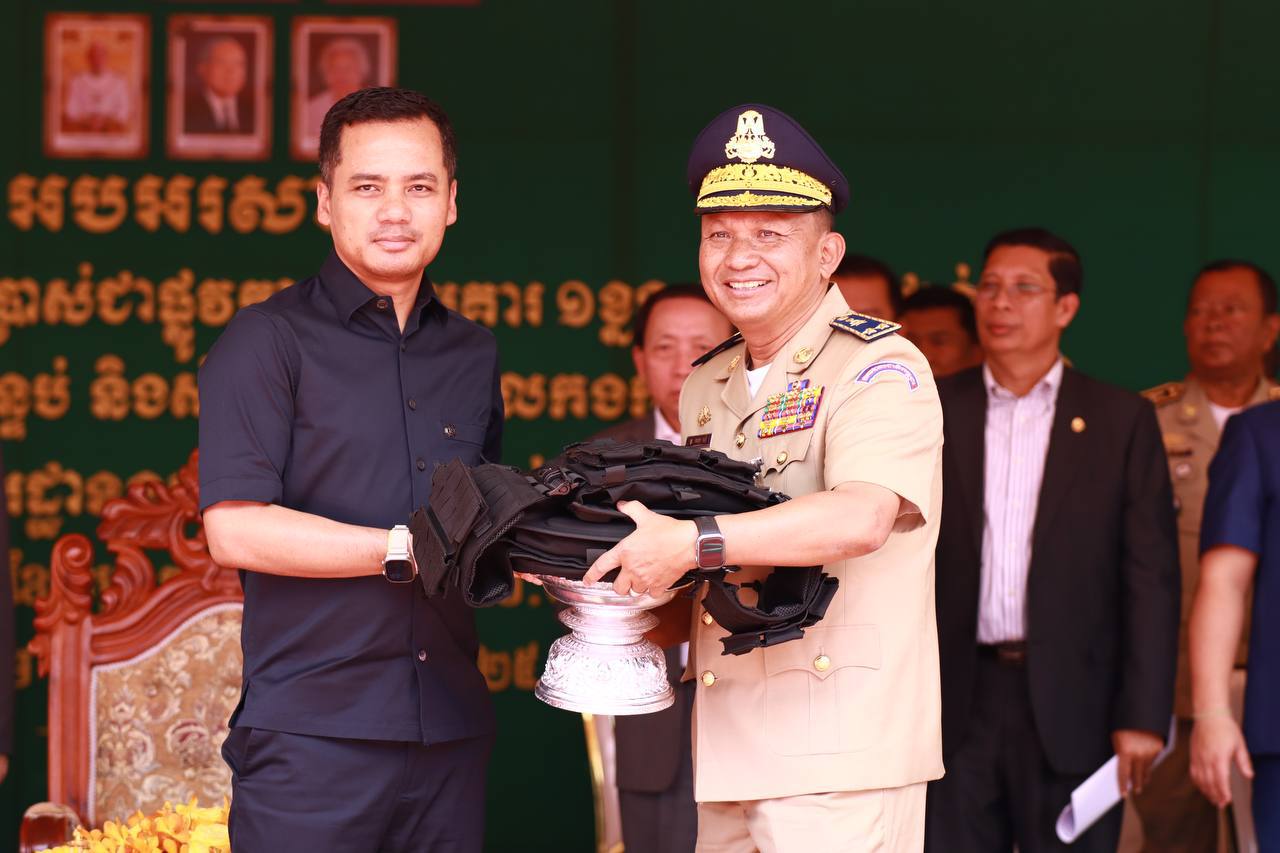 ឯកឧត្តមអភិសន្តិបណ្ឌិត ស សុខា អញ្ជើញសម្ពោធ និងសំណេះសំណាលជាមួយកងកម្លាំងនគរបាលជាតិ នៃស្នងការដ្ឋាននគរបាលខេត្តកំពង់ចាម